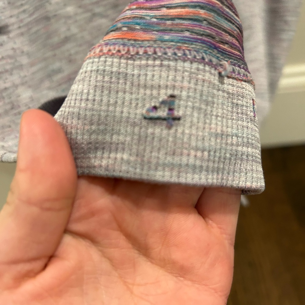 Limited edition, Lululemon top from 2020 retail for $68 Doppler dot size 4 - Picture 3 of 5